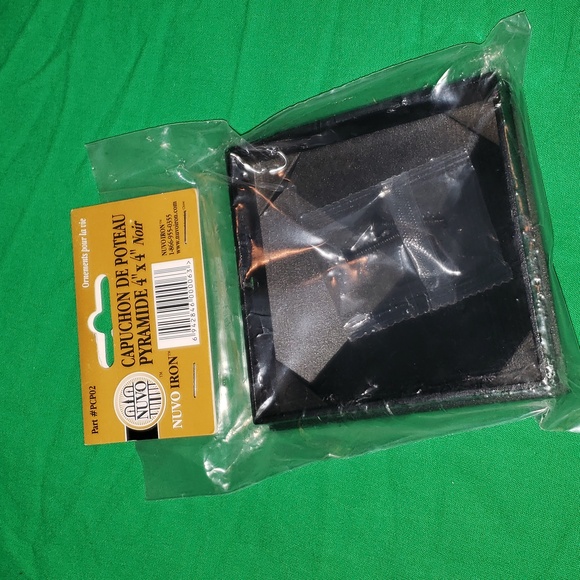 Nuvo Iron 4'x4 Pyramid Post Cap Black New - Picture 3 of 3
